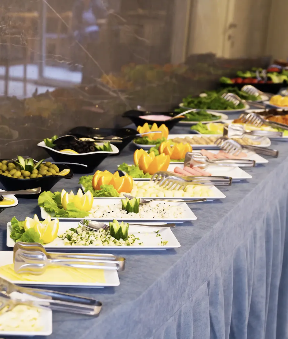 Riva Hotel açık büfe kahvaltı servisi